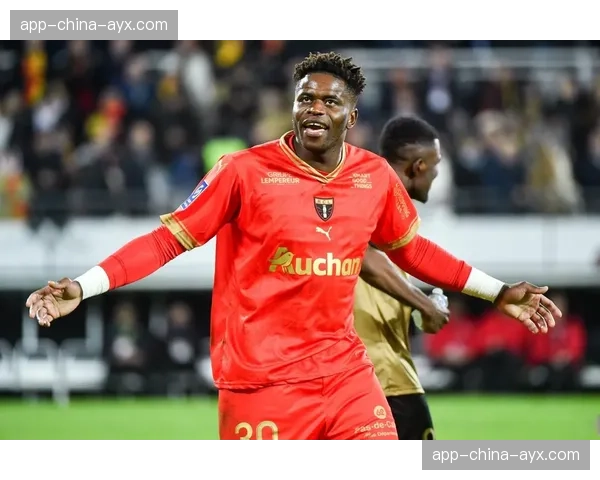 特写:朗斯19岁门将布莱斯·桑巴的崛起,连续三场零封 特写:朗斯19岁门将布莱斯·桑巴的崛起,连续三场零封